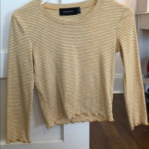 Yellow and white striped lettuce edged top